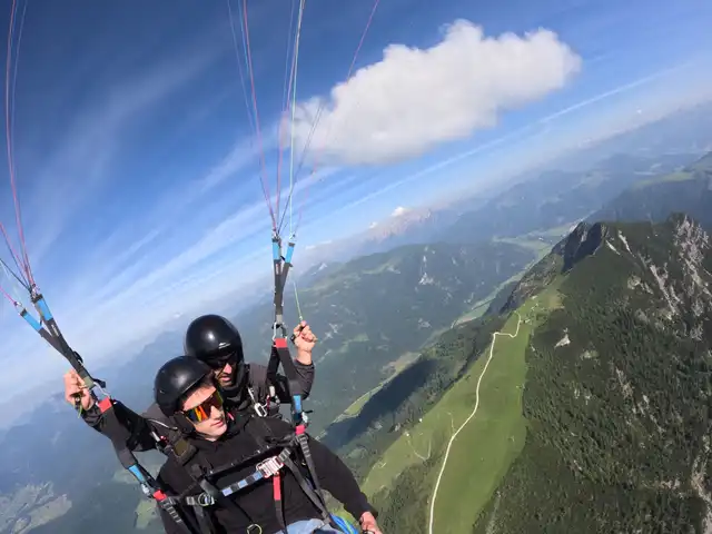 Tandem-Paragliding in Tandemflug Kössen