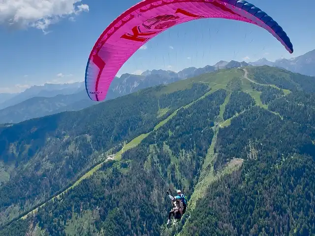 Tandem-Paragliding in Kronplatz über Brixen im Pustertal