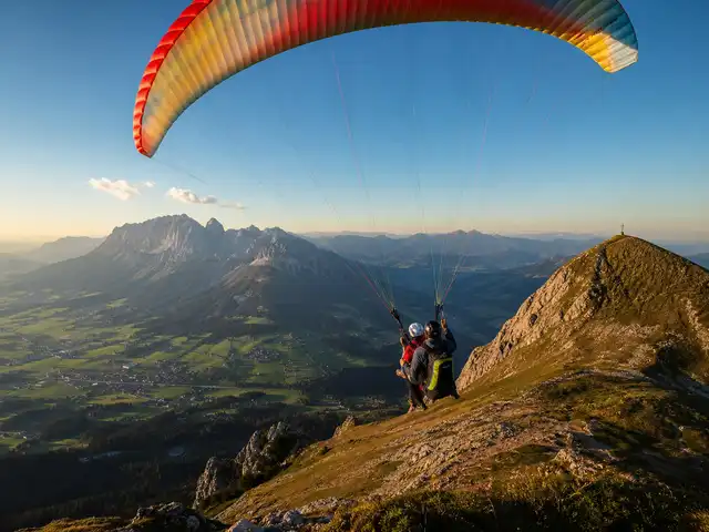 Tandemflug über Söll – Blick auf Hohe Salve und den Wilden Kaiser in Tirol