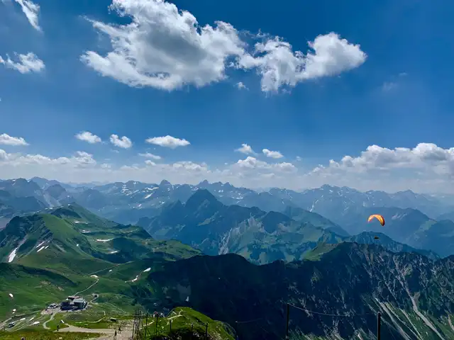 Tandem-Gleitschirmflug vom Nebelhorn in Oberstdorf