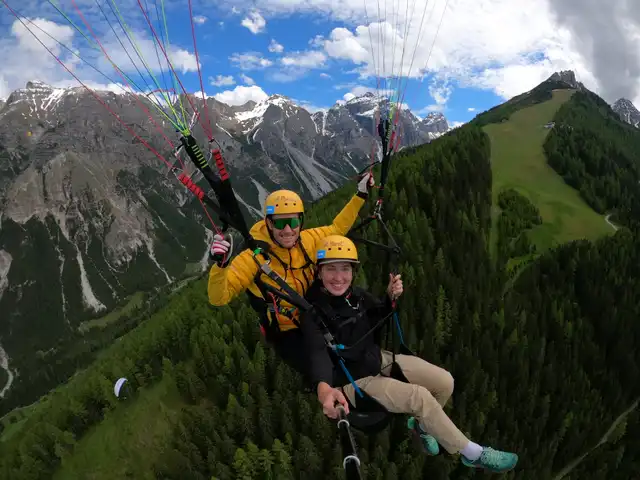 Tandem-Paragliding in Tandemflug Elfer über Neustift im Stubaital